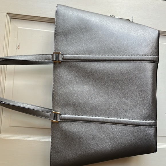 Kate Spade- Newbury
Lane Dally Extra Large Leather Tote (Pewter) - Picture 14 of 14
